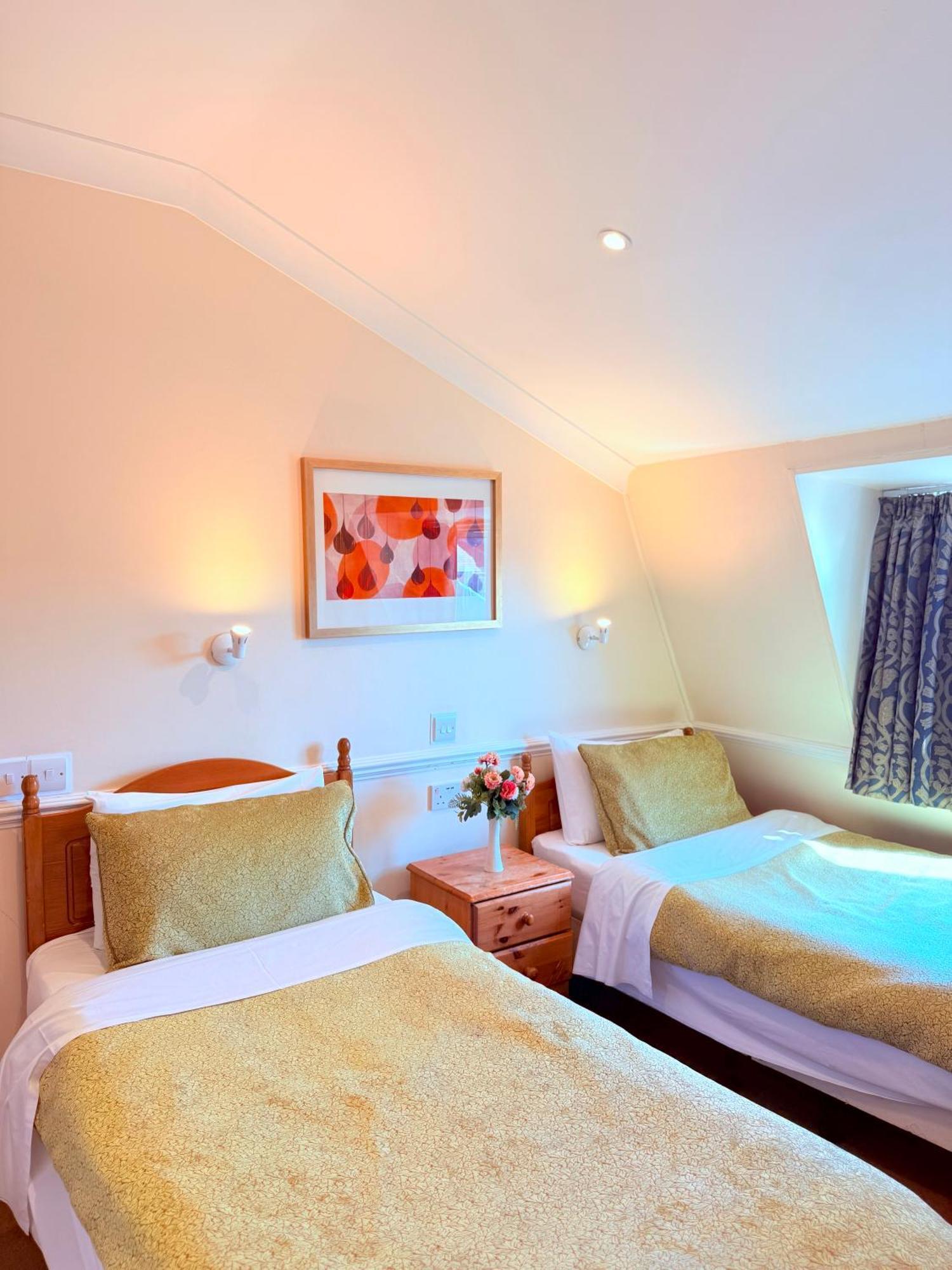 Gasthof Europa House Hotel, Paddington 2*