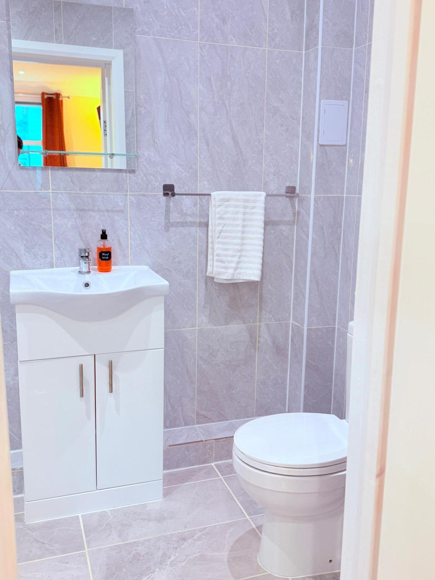 Gasthof Europa House Hotel, Paddington 2*